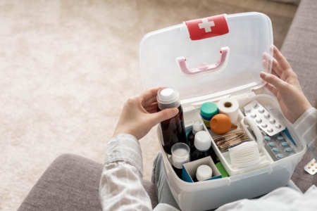 Pourquoi privil&eacute;gier un fabricant local pour votre mobilier m&eacute;dical professionnel